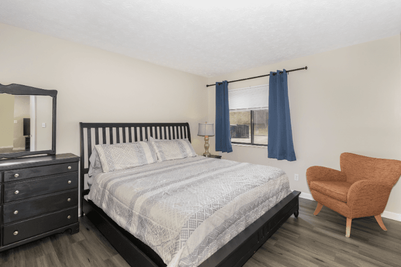 Southgate Condo: 28 Woodland Hills dr