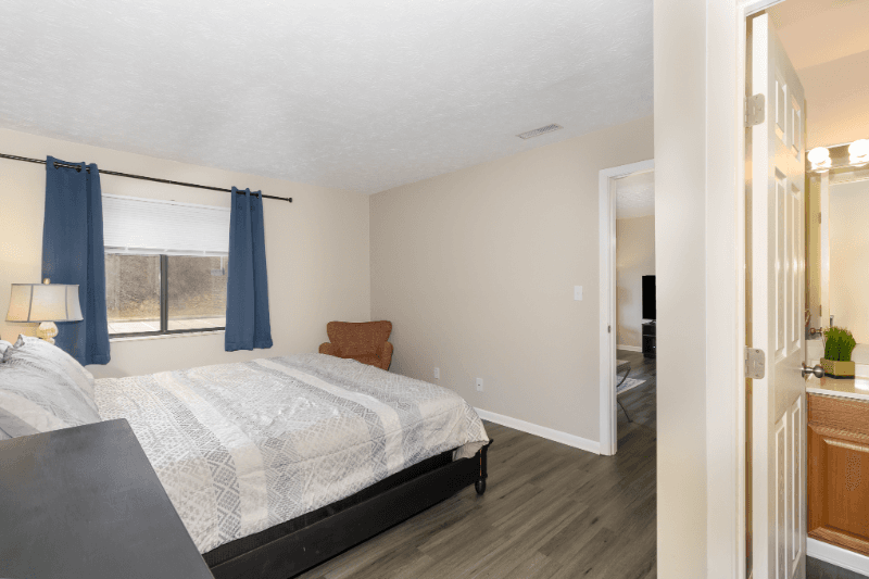 Southgate Condo: 28 Woodland Hills dr