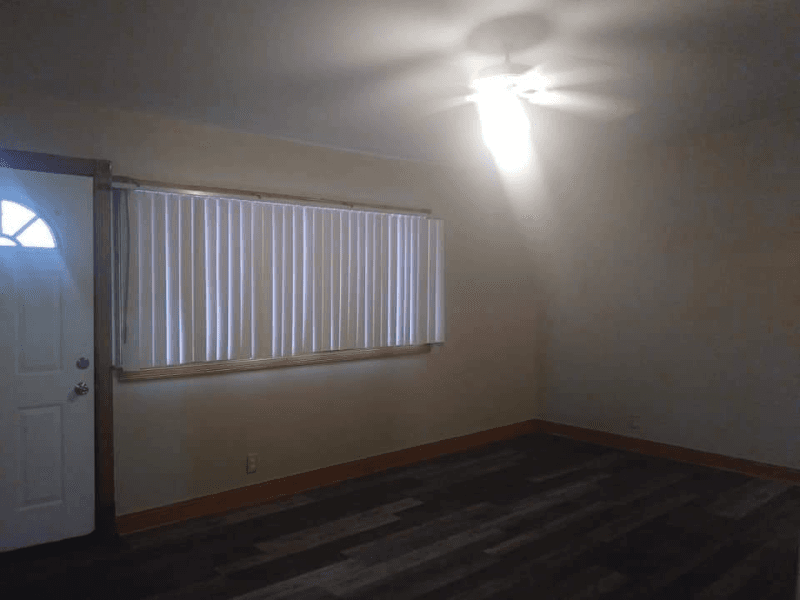 Milwaukee Apartment: 2501 W Kilbourn Ave