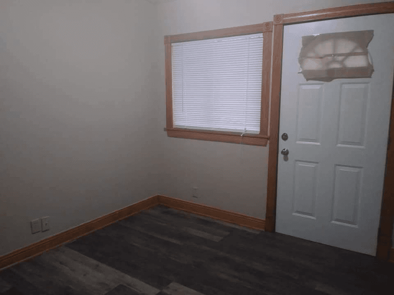 Milwaukee Apartment: 2501 W Kilbourn Ave