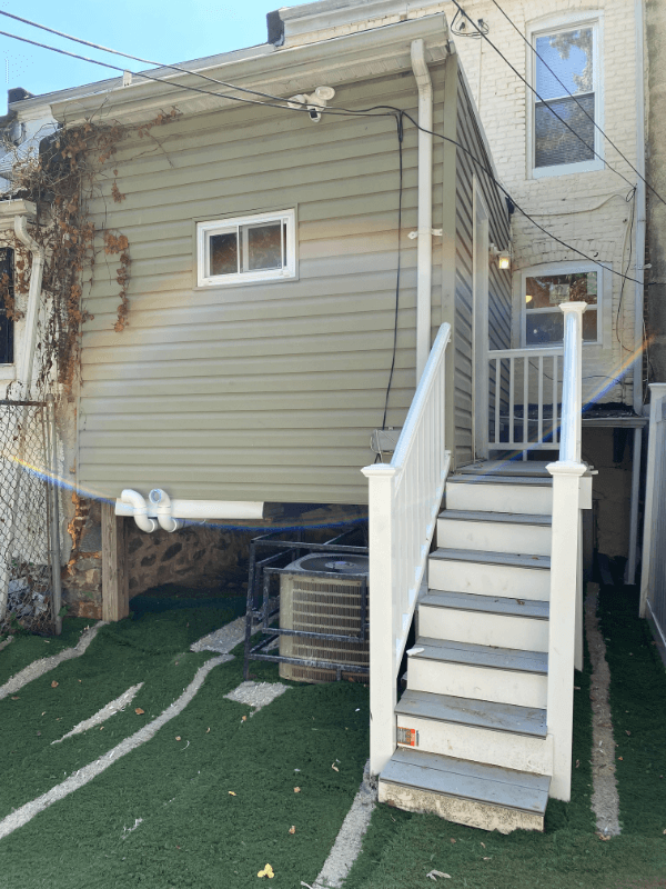 Baltimore House: 627 Denison st