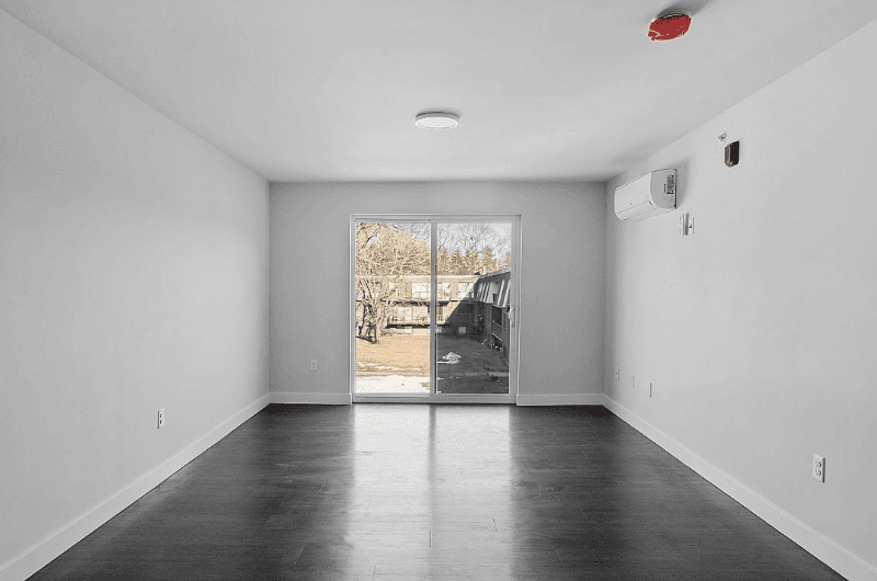 Rochester Apartment: 36 Farmington Rd