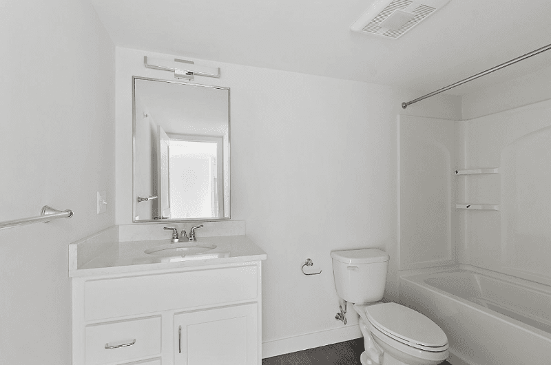 Rochester Apartment: 36 Farmington Rd