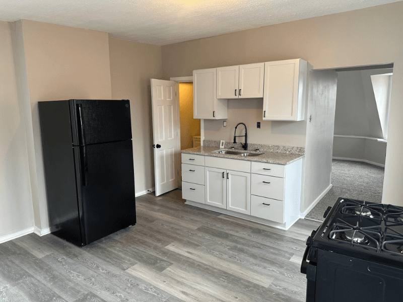 Newport Apartment: 801 Central Ave