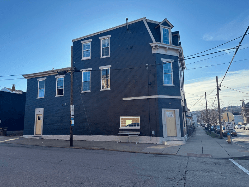 Newport Apartment: 801 Central Ave