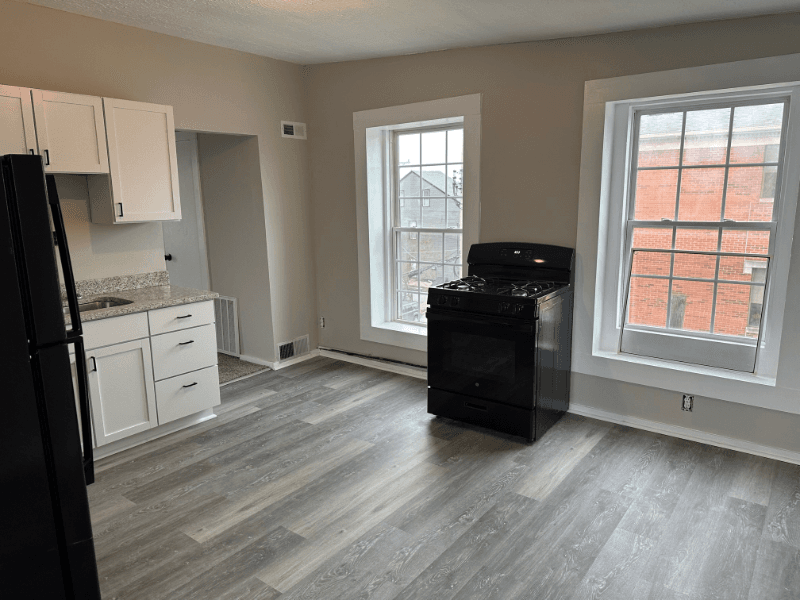 Newport Apartment: 801 Central Ave