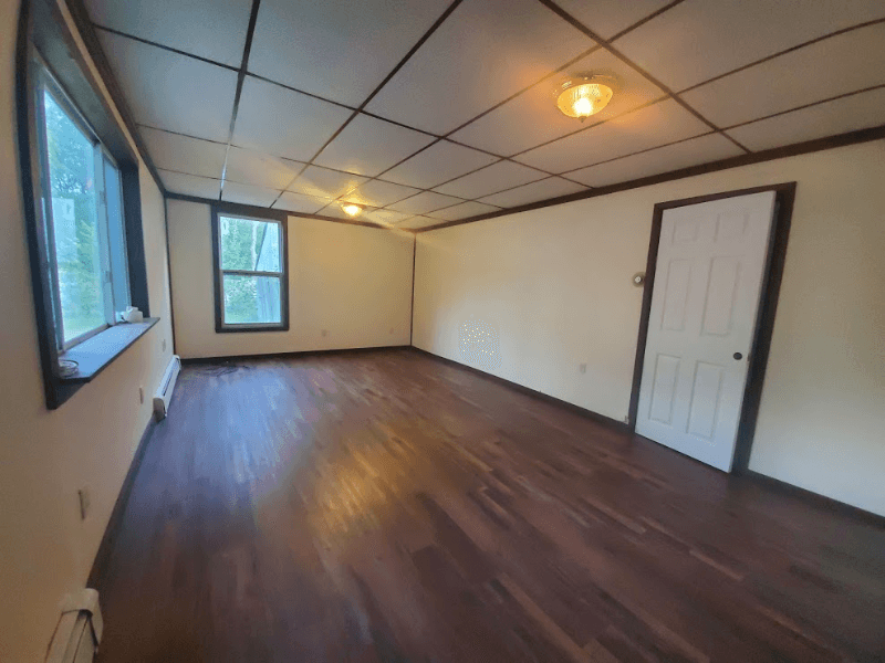 Milford Apartment: 37 County Road