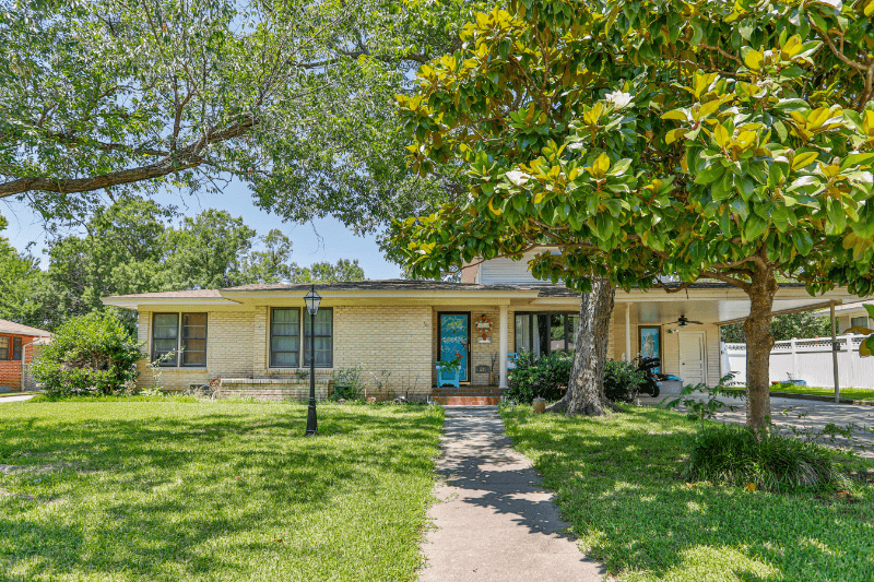 Gainesville House: 1201 Whaley Dr
