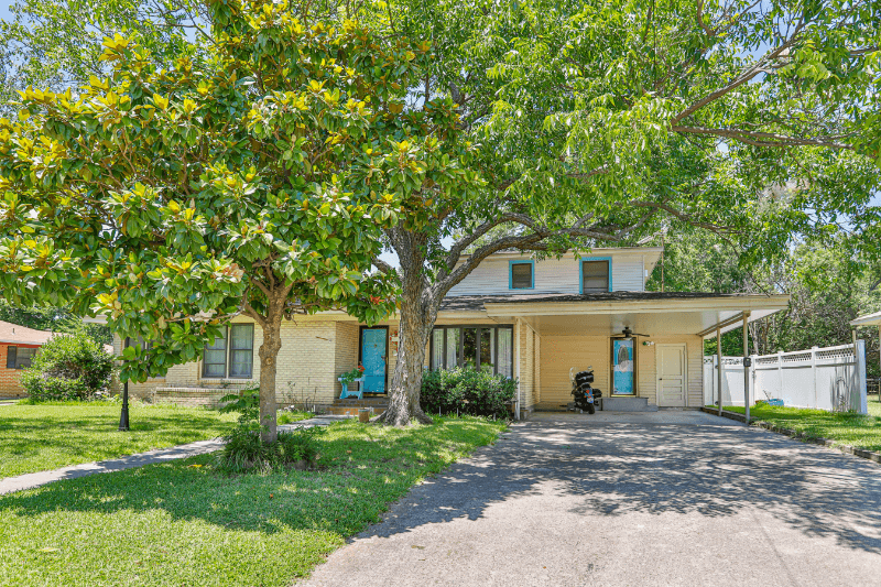 Gainesville House: 1201 Whaley Dr