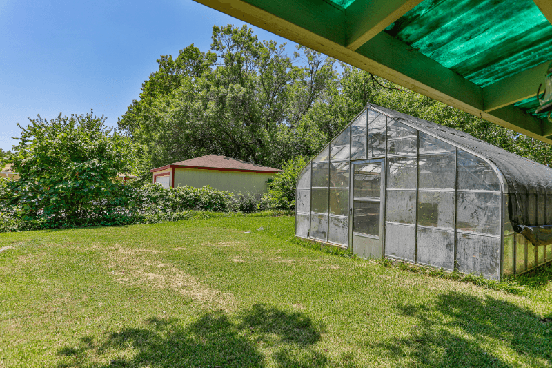 Gainesville House: 1201 Whaley Dr