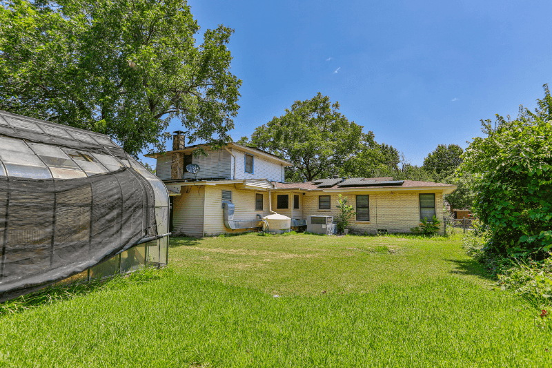 Gainesville House: 1201 Whaley Dr