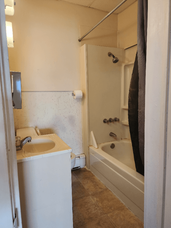 Pueblo Apartment: 425 Colorado ave