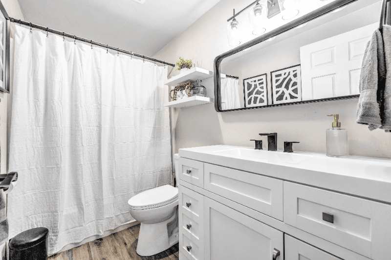Green Bay Apartment: 1856 Verlin Rd