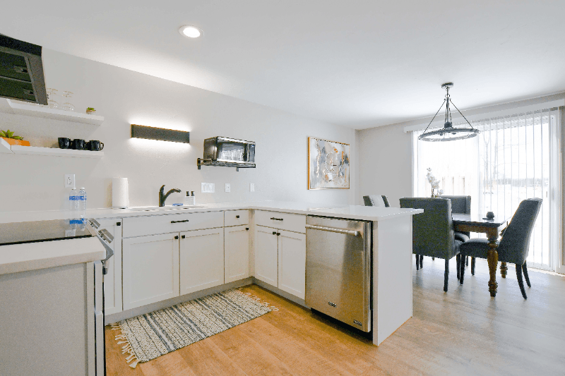 De Pere Townhome: 416 Aloysius Ct