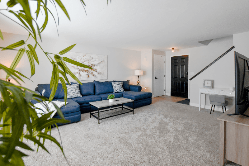 De Pere Townhome: 416 Aloysius Ct