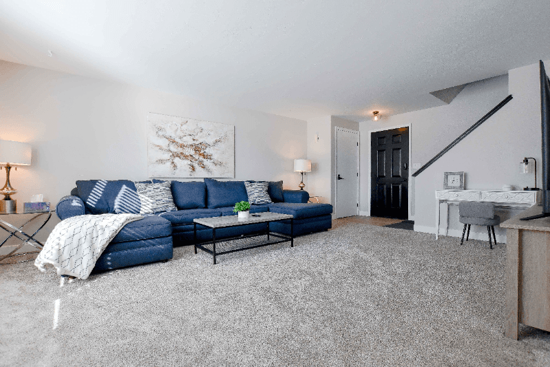 De Pere Townhome: 416 Aloysius Ct