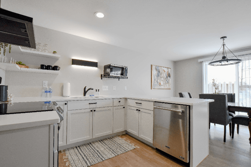 De Pere Townhome: 416 Aloysius Ct