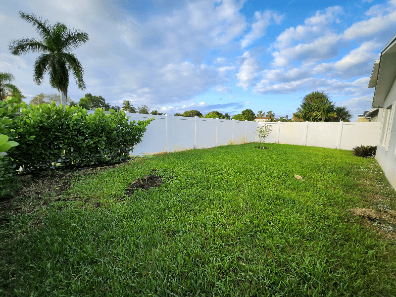 Lake Park House: 305 3rd st