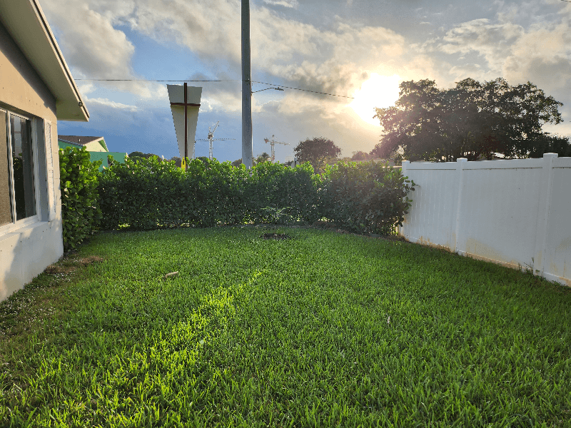 Lake Park House: 305 3rd st