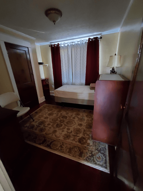 Carnegie House: 320 Knox Ave