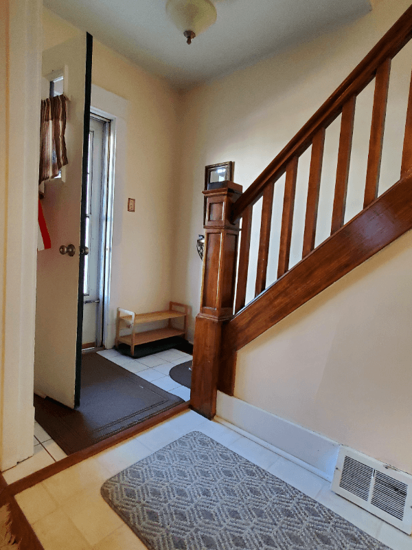 Carnegie House: 320 Knox Ave