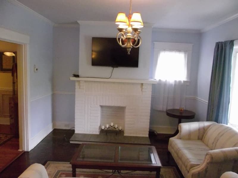 Carnegie House: 320 Knox Ave