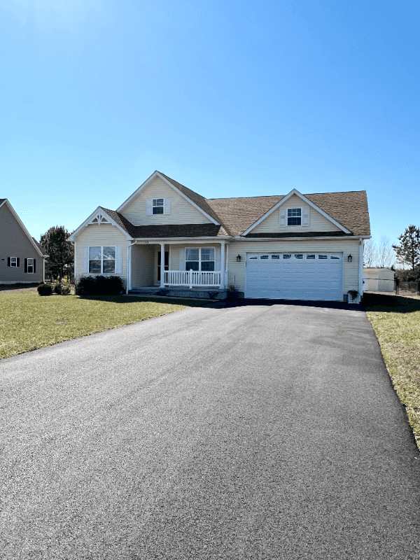 Harrington House: 502 Abagail Cir