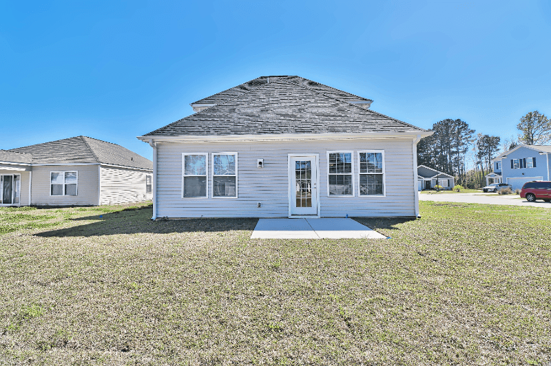 Longs House: 857 Twickenham Loop