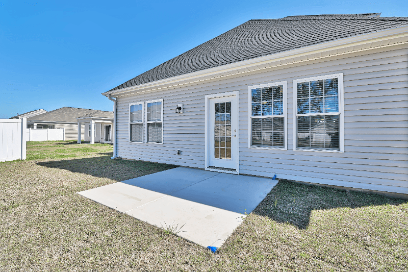 Longs House: 857 Twickenham Loop
