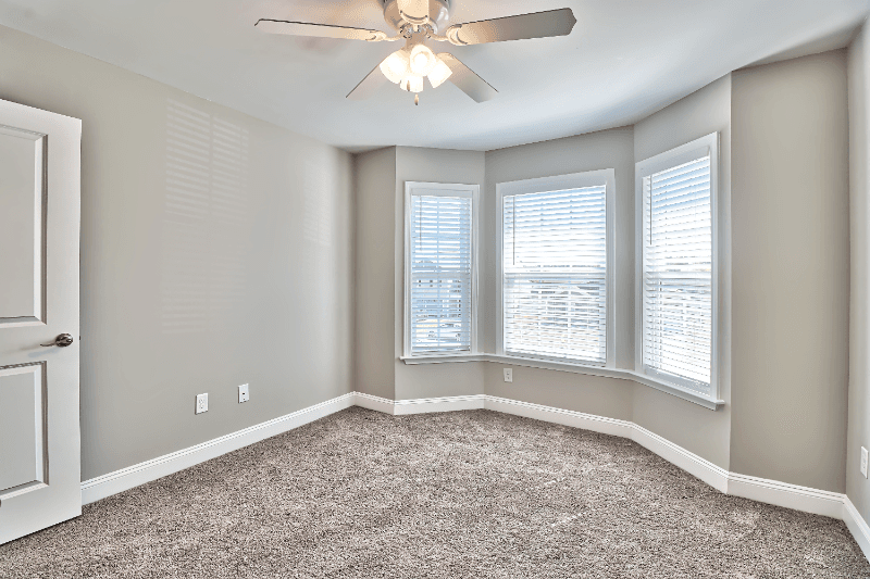 Longs House: 857 Twickenham Loop