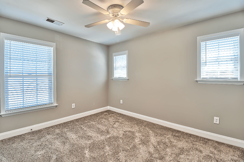 Longs House: 857 Twickenham Loop