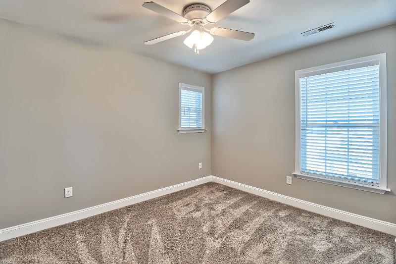 Longs House: 857 Twickenham Loop