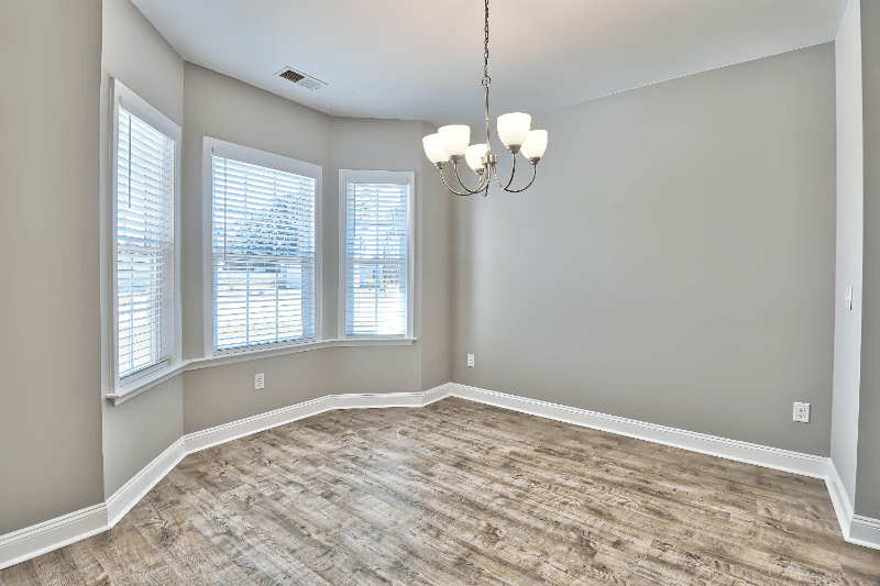 Longs House: 857 Twickenham Loop
