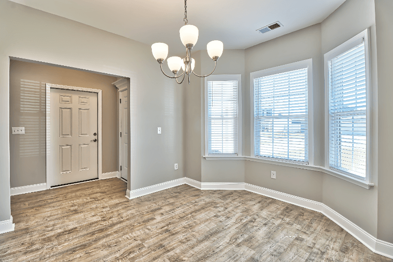 Longs House: 857 Twickenham Loop