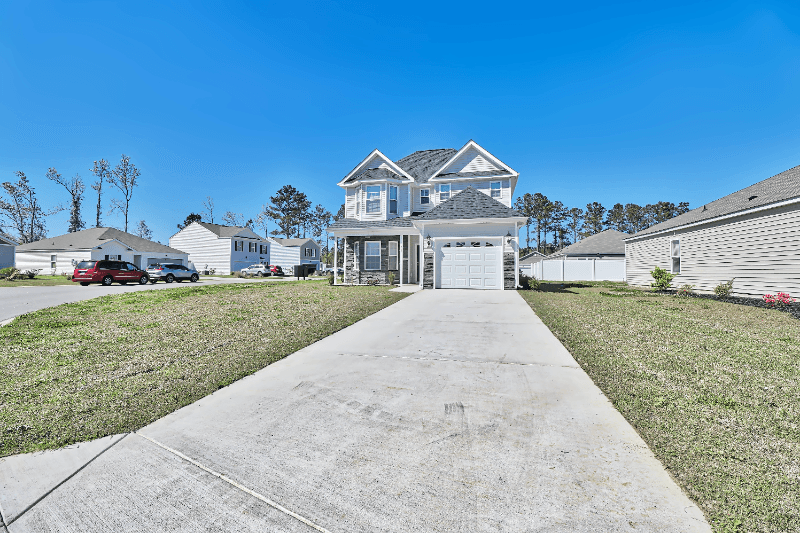 Longs House: 857 Twickenham Loop