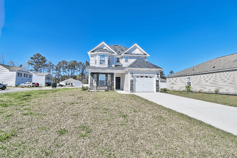Longs House: 857 Twickenham Loop