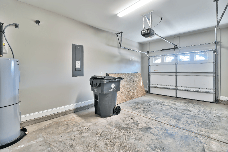 Longs House: 857 Twickenham Loop