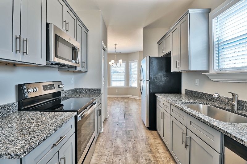 Longs House: 857 Twickenham Loop