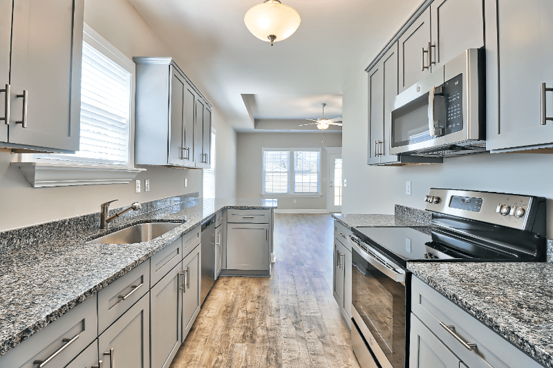 Longs House: 857 Twickenham Loop