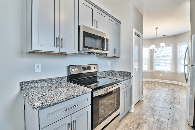 Longs House: 857 Twickenham Loop
