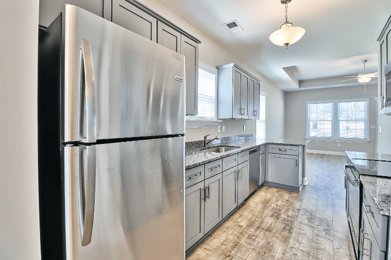 Longs House: 857 Twickenham Loop