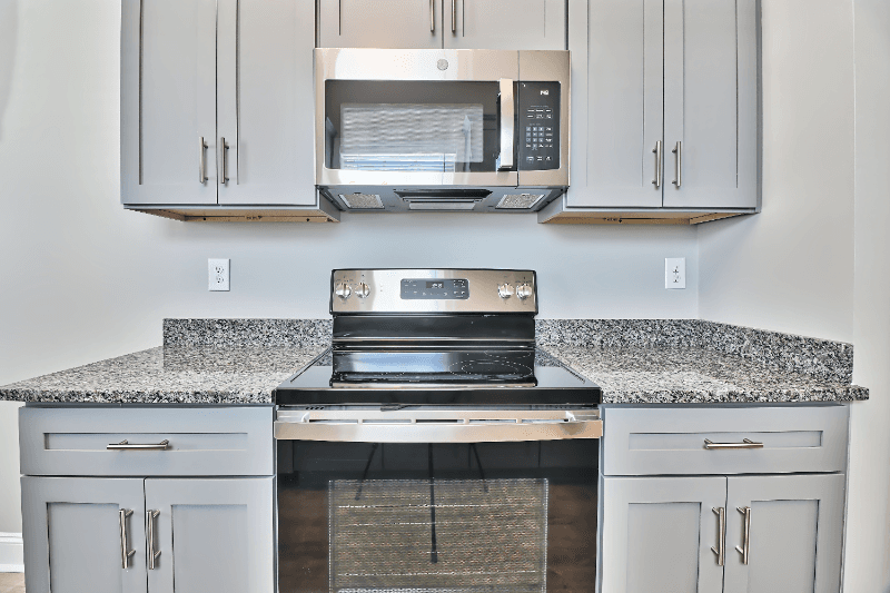 Longs House: 857 Twickenham Loop