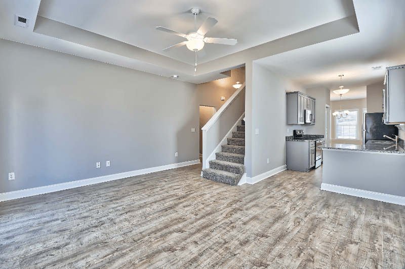 Longs House: 857 Twickenham Loop