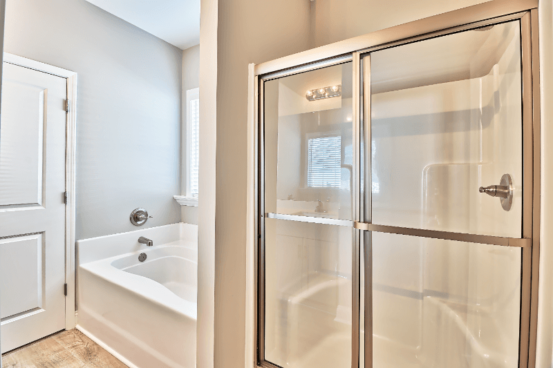 Longs House: 857 Twickenham Loop