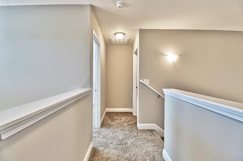 Longs House: 857 Twickenham Loop