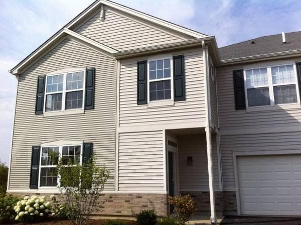 Lakemoor Townhome: 674 Arbor Circle