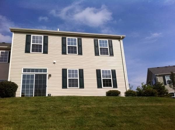 Lakemoor Townhome: 674 Arbor Circle