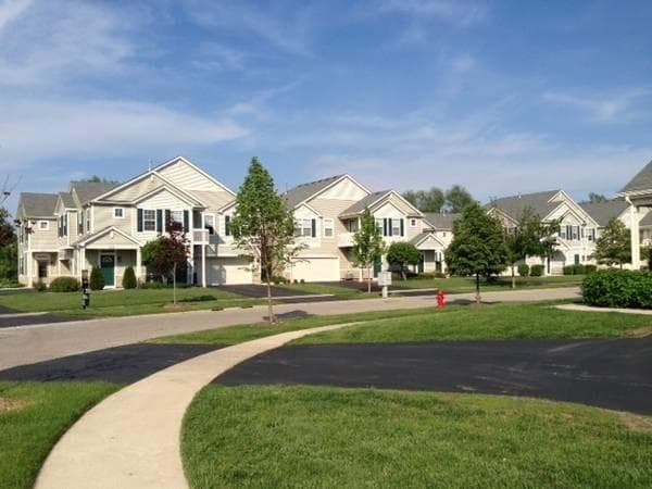 Lakemoor Townhome: 674 Arbor Circle