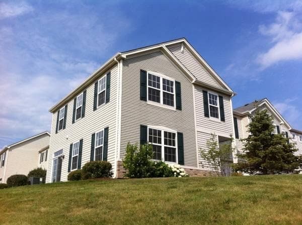 Lakemoor Townhome: 674 Arbor Circle