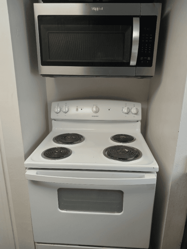 Sanford Apartment: 2541 S Myrtle Ave
